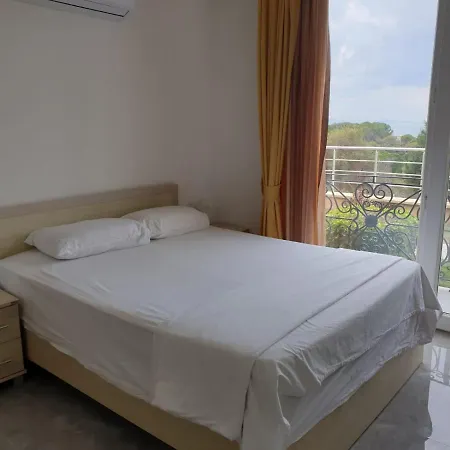 Lejlighed Pool, Beach, Shopping In Walking Distance Milas